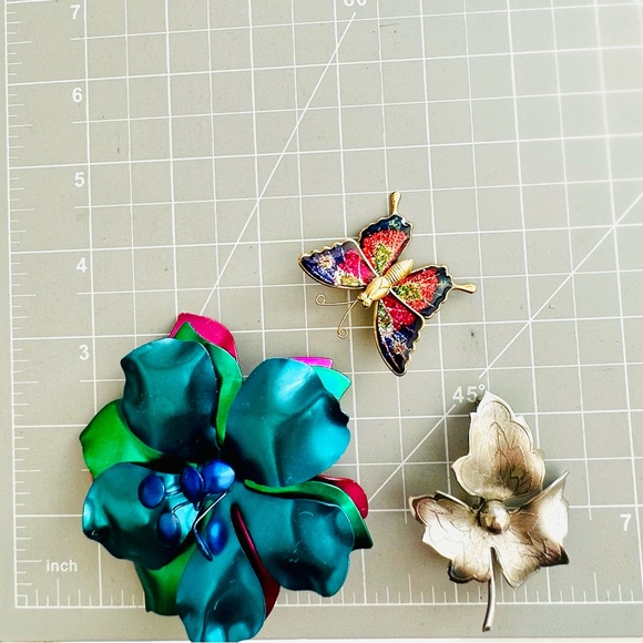 Vintage Brooch Lot - Picture 7 of 8